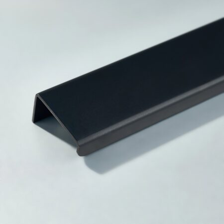 Flux Lip Pull Brass Handle - Black