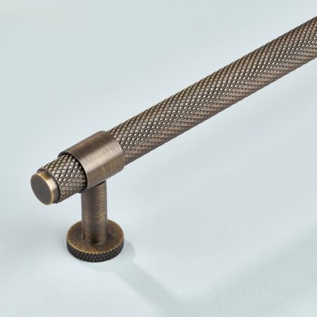 Blanc Knurled Brass Cabinet Handle - Antique bronze