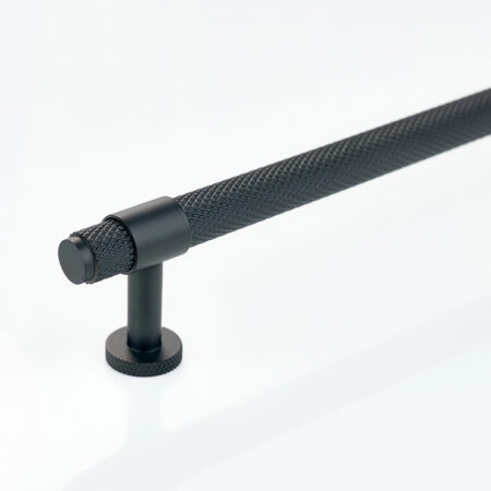 Blanc Knurled Brass Cabinet Handle - Black