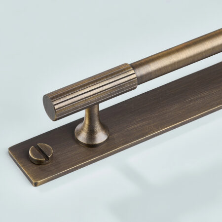 Qeld Linear Knurled Brass Cabinet Handle With Backplate - Antique Bronze