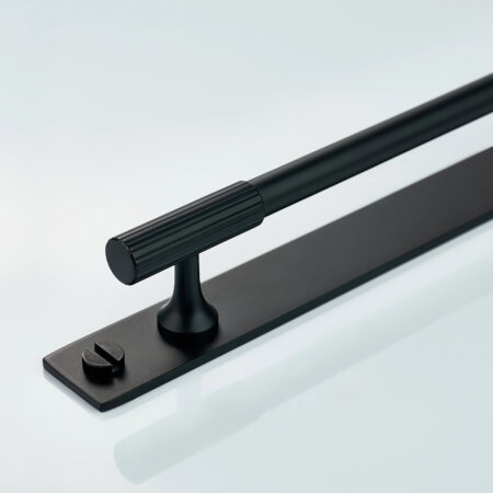 Qeld Linear Knurled Brass Cabinet Handle With Backplate - Black
