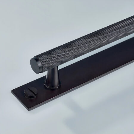 Doyen Knurled Brass Cabinet Handle With Backplate - Oil Rubbed Bronze