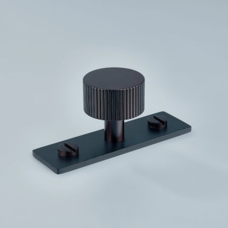 Keld Linear Knurled Brass Cabinet Knob With Backplate - Oil Rubbed Bronze